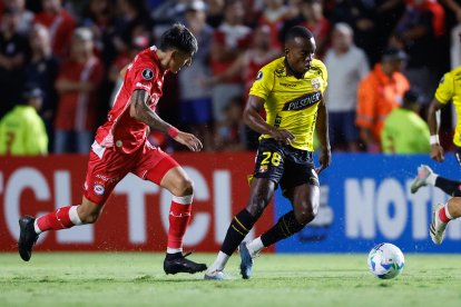 Jhonny Quiñónez marcó el gol del empate y abrió la serie desde los doce pasos.