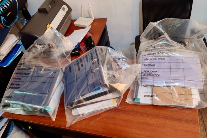 Estos fueron agunos de los documentos que recogió la Fiscalía como evidencia.