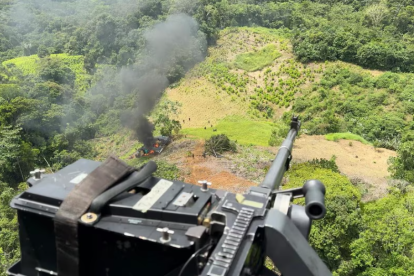 El despliegue de tropas busca neutralizar delitos como la producción de cocaína, el contrabando, la explotación ilícita de minería y la extorsión en la frontera