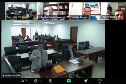 Aquiles Álvarez, alcalde de Guayaquil, apareció en la audiencia de manera digital.