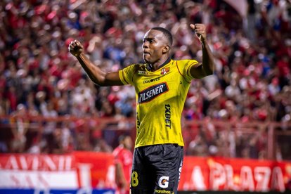 Johnny Quiñónez, figura en el mediocampo del Barcelona SC.