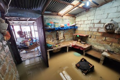 En algunas casas, el agua ingresó hasta alcanzar los 70 centímetros.