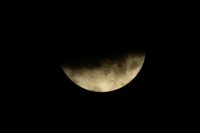 Evolución del eclipse total de luna este martes