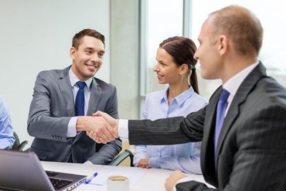 El portal permite registrarse gratis, cargar la hoja de vida y postular a vacantes.