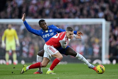 Moisés Caicedo comandará el mediocampo del Chelsea.