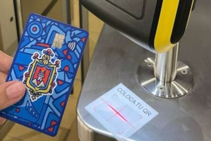 Una tarjeta electrónica permite movilizarse por los principales sistemas de transporte público de Quito con mayor rapidez y sin efectivo