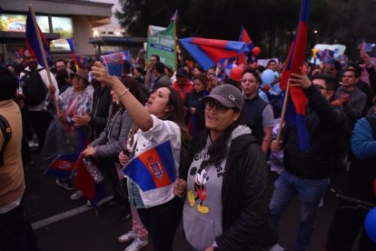 Varias personas respaldaron al Pabel Muñoz, alcalde de Quito.