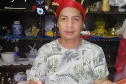 El santero Carlos Adrián no cree que se desate la Tercera Guerra Mundial.