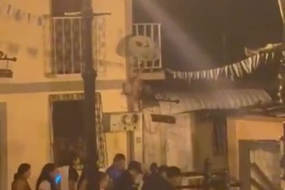 El cuerpo fue trasladado para recibir asistencia. Ya no tenía signos vitales.