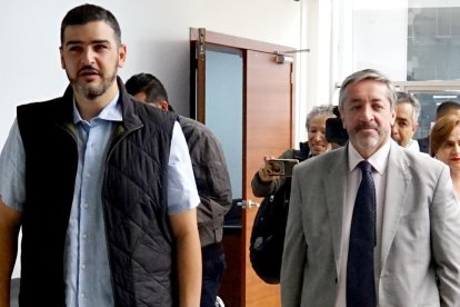 El alcalde de Guayaquil, Aquiles Álvarez, tiene como defensa a Ramiro García.