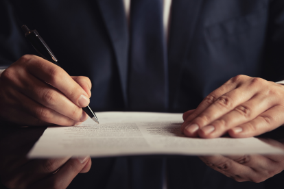 Herramientas de IA ya pueden analizar contratos y documentos legales en segundos, cambiando la forma en que trabajan los abogados