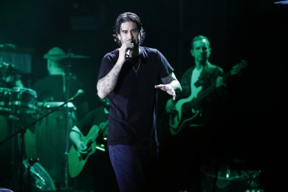 Melendi y sus fans desafiaron la lluvia en Samborondón.