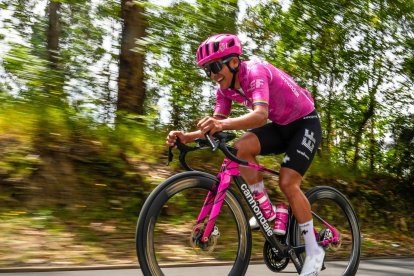 Richard Carapaz en la Strade Bianche 2026.