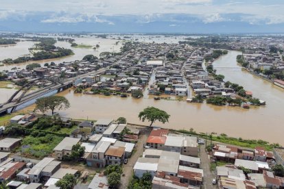 Los ríos San Pablo y Catarama están debordados.