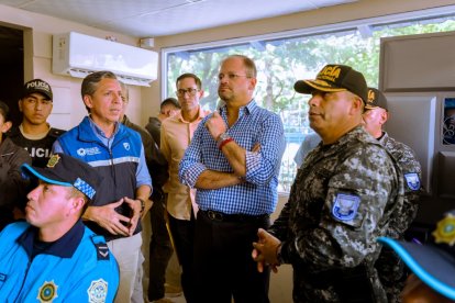 Álex Anchundia y John Reimberg anunciaron la firma del convenio el 21 de febrero de 2026.
