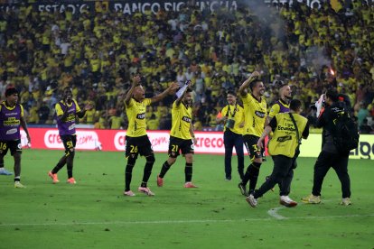 El estadio Monumental lució un lleno total durante el enfrentamiento entre Barcelona SC y Emelec por la LigaPro 2026.