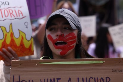 El colectivo Tremendas Ecuador hizo un performance en la plaza.