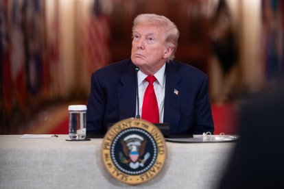 El medio iraní señaló a Donald Trump por bombardeo en escuela.