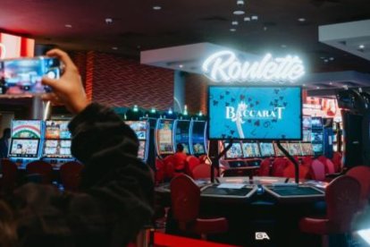 La clausura municipal no resistió en los tribunales. Los jueces ordenaron reabrir el salón de juegos del norte de Guayaquil.