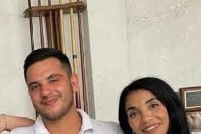 Joselo Noel junto a su madre Yessenia Álava. Ambos fueron víctimas de la violencia .