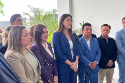 La asambleísta Valentina Centeno salió en defensa de Diana Jácome luego de la denuncia presentada por la bancada de Revolución Ciudadana.