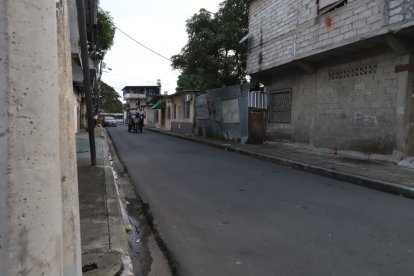 Lugar donde el joven fue baleado dentro de su vehículo.