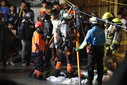 Bomberos procedieron al rescate del niño en Flor de Bastión.