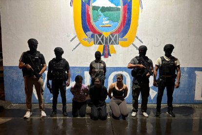 Las tres mujeres detenidas fueron puestas a órdenes de las autoridades.