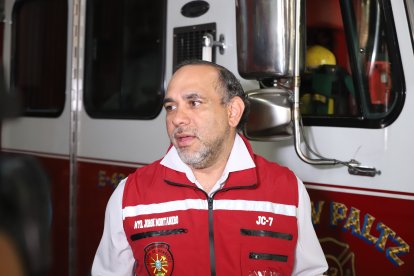 El mayor Montanero, jefe de la división de rescate de Bomberos de Guayaquil, explicó detalles del procedimiento.