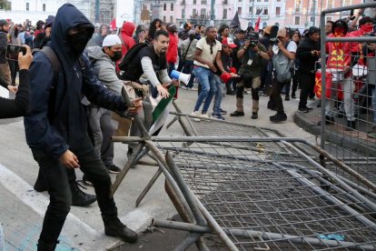 Funcionarios municipales colaborarán a la Policía durante disturbios en las manifestaciones. 
