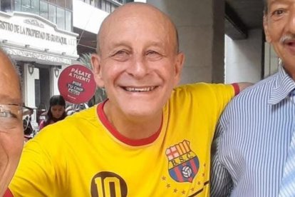 Horas antes de su fallecimiento, Simón Cañarte bromeó sobre el viernes 13 y cerró el programa con una frase que hoy se vuelve viral entre los hinchas de Barcelona SC.