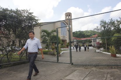 Varios feligreses asistieron a la misa en homenaje al padre.