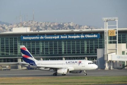 Para circular en horario de toque de queda será necesario portar el pase de abordar.