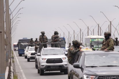 Personal especial de Policía se activa para el toque de queda.