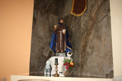 El templo está dedicado a San Francisco, venerado por generaciones.