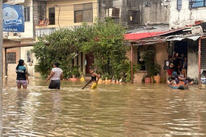Extensos sectores permanecieron cubiertos de agua.