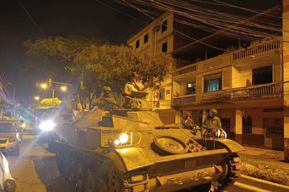La lluvia que cayó en Babahoyo suspendió el recorrido por poco tiempo.