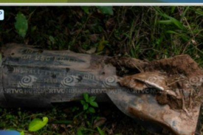 Este supuesto artefacto explosivo fue hallado en suelo colombiano.