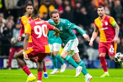 Galatasaray venció 1-0 a Liverpool en el duelo de ida de octavos de final de Champions League.