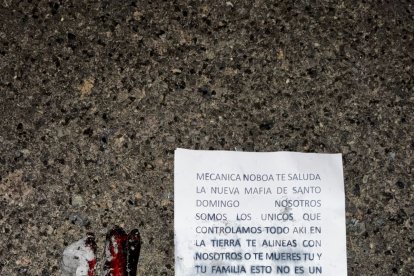 Evidencias incautadas incluyen celulares, panfletos y explosivos tipo dinamita