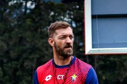 El entrenador argentino Juan Grabowski renunció a dos días del debut de los puros criollos