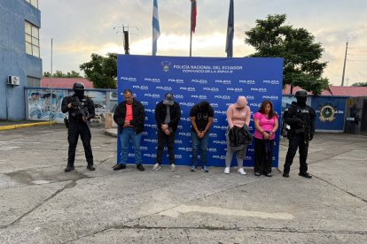 Operativo Policial realizado durante el toque de queda deja detenidos y evidencias.