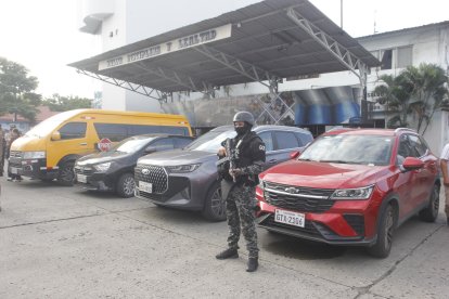 Los vehículos forman parte de las evidencias.