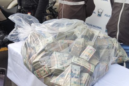 Este es el dinero que la Policía encontró durante el operativo.
