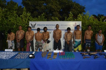 El estado de excepción rige en Guayas, Los Ríos, El Oro y Santo Domingo. La Corte Constitucional exige respetar derechos mientras se combate la inseguridad.