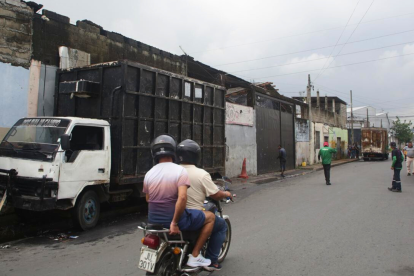 Daños estructurales tras varias horas de combate al fuego. Este es el sitio.