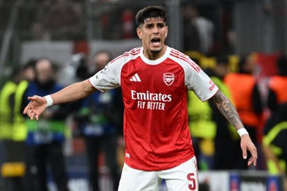 Piero Hincapié está lesionado y no será titular en la zaga de Arsenal.