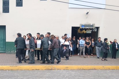 Tras la misa en la Basílica de Baños, sus restos fueron llevados al cementerio, cumpliendo su último deseo.