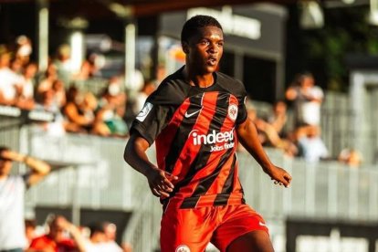 Davis Bautista es jugador de Eintracht Frankfurt de Alemania.