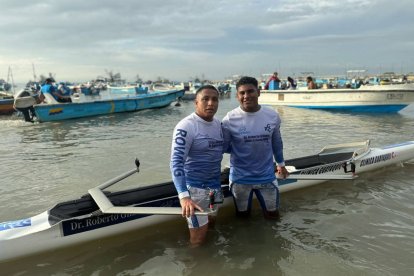 Paulo y Cristopher Salavarría, padre e hijo van a participar en la regata.